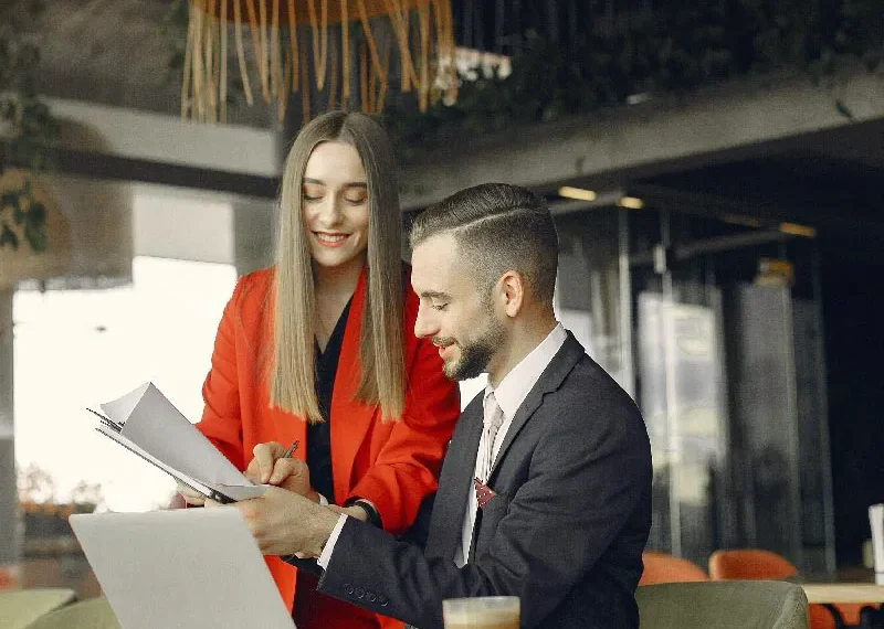 Especialización en análisis financiero y estratégico de la industria hotelera internacional2